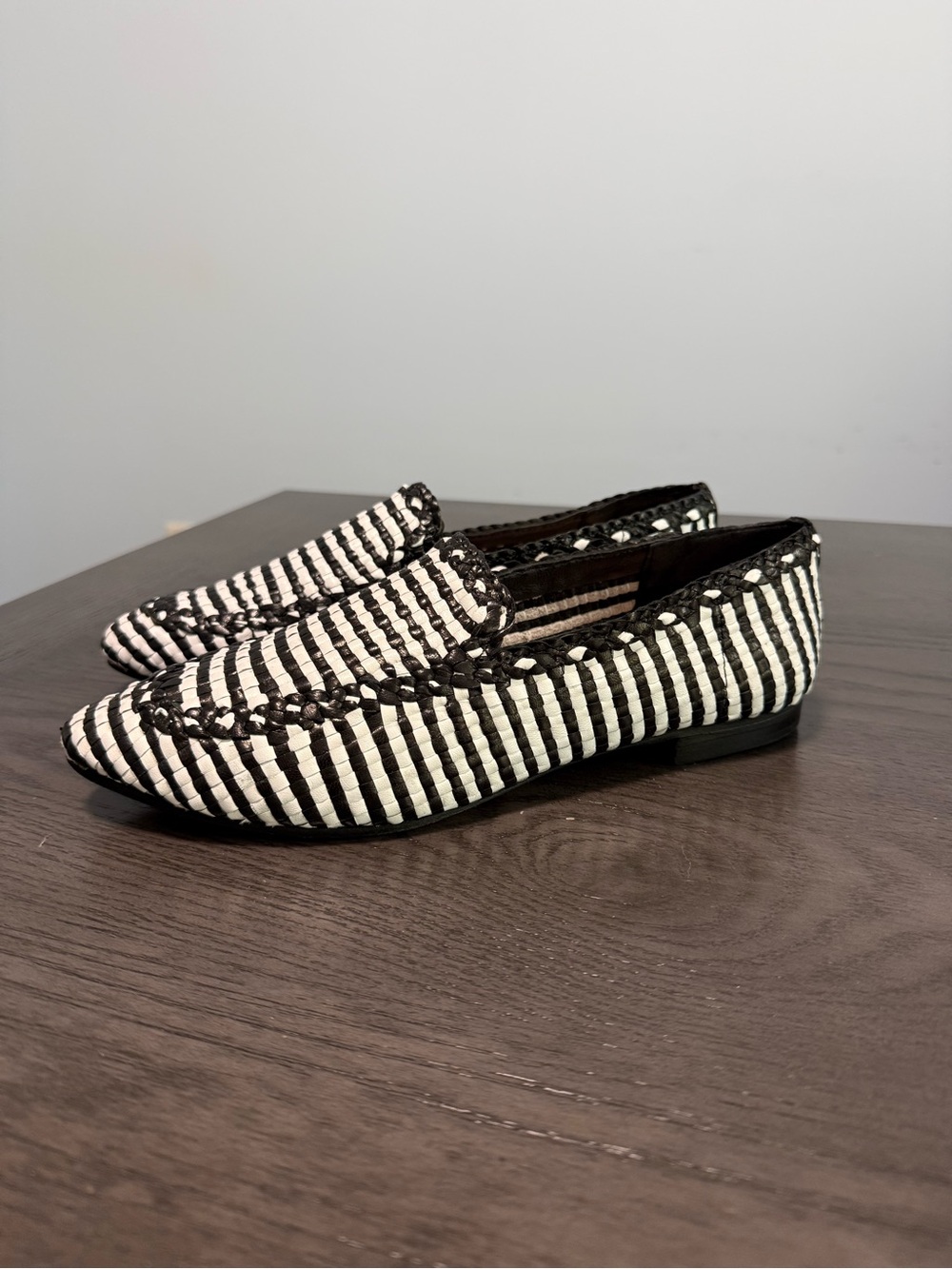 Kate Spade New York Woven Black White Loafers Women’s Size 10 B Leather Sole EUC